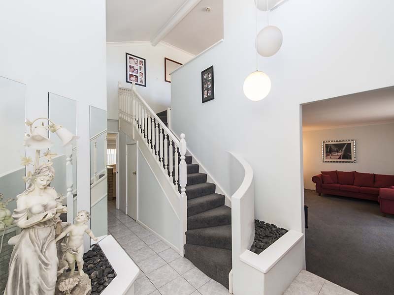 11 Bluebell Court, Thornlie WA 6108