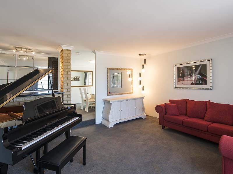 11 Bluebell Court, Thornlie WA 6108