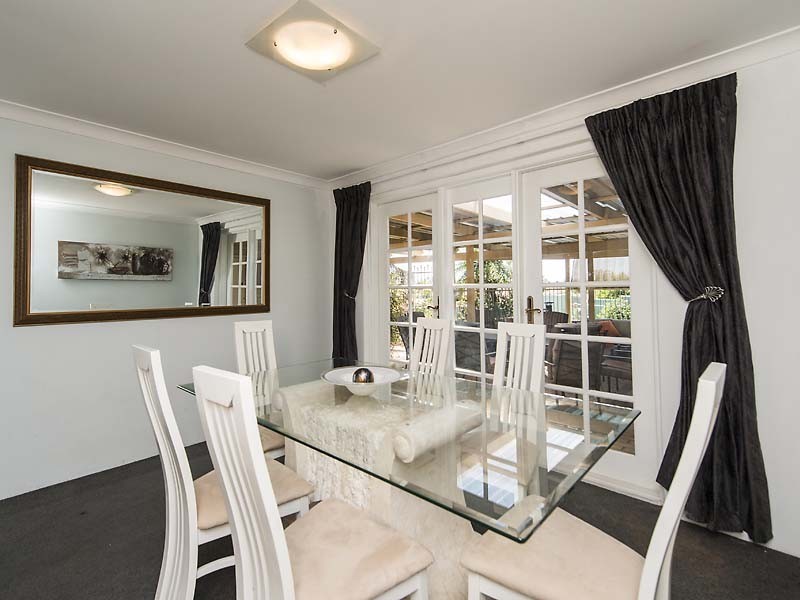 11 Bluebell Court, Thornlie WA 6108