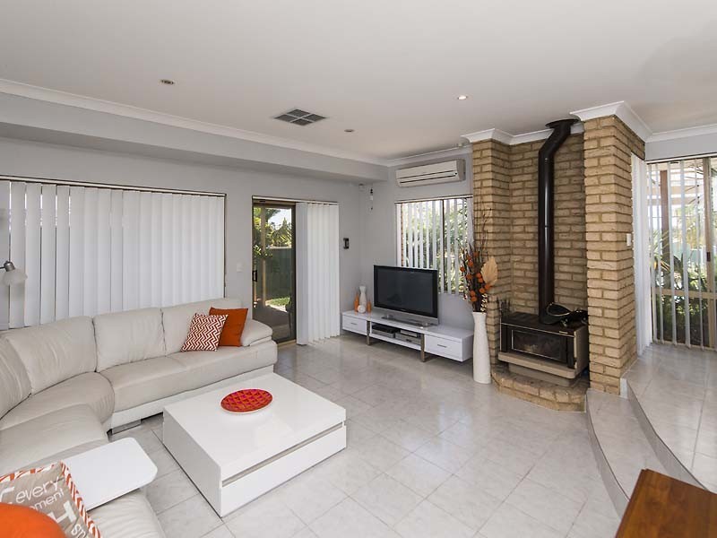 11 Bluebell Court, Thornlie WA 6108