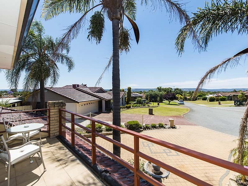 11 Bluebell Court, Thornlie WA 6108