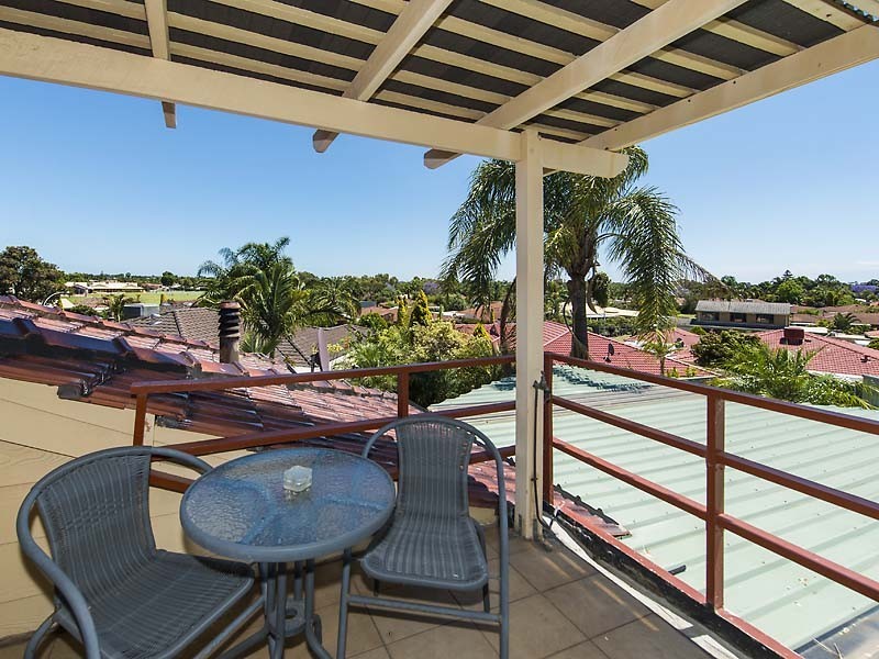 11 Bluebell Court, Thornlie WA 6108