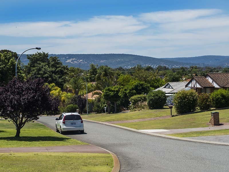 11 Bluebell Court, Thornlie WA 6108