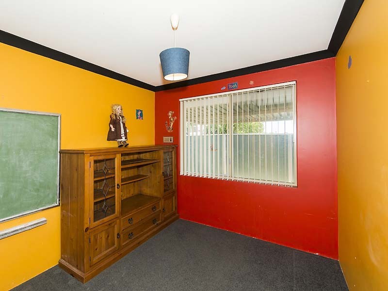 11 Bluebell Court, Thornlie WA 6108