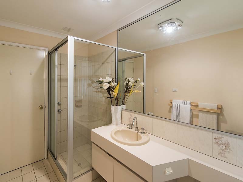 11 Bluebell Court, Thornlie WA 6108