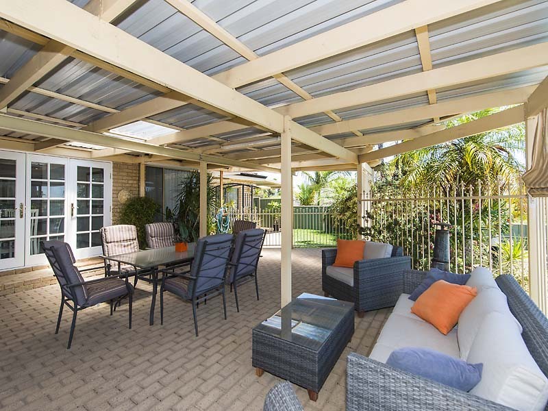 11 Bluebell Court, Thornlie WA 6108