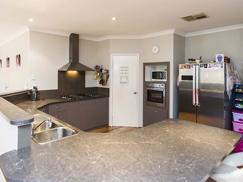 27 Daleford Way, Southern River WA 6110
