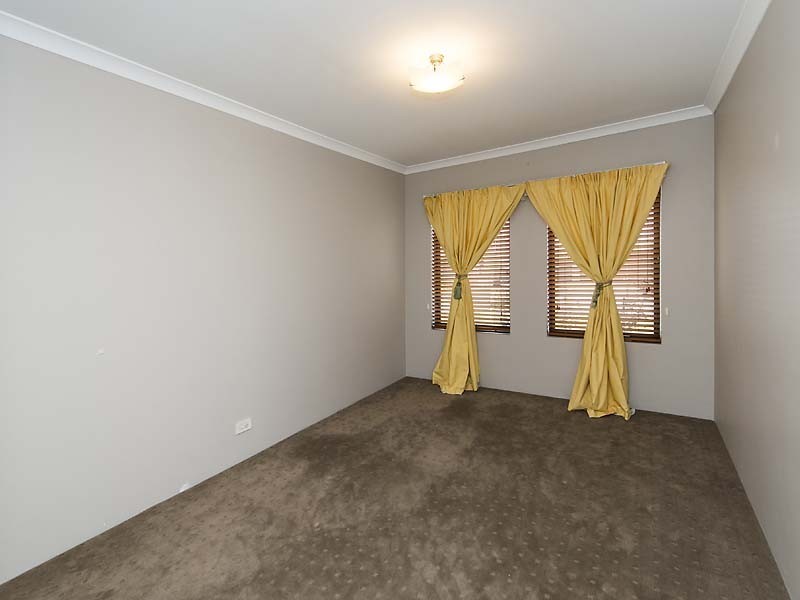 27 Daleford Way, Southern River WA 6110