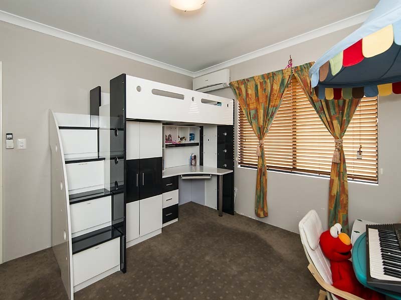 27 Daleford Way, Southern River WA 6110