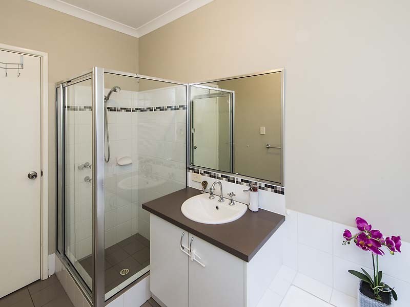 27 Daleford Way, Southern River WA 6110