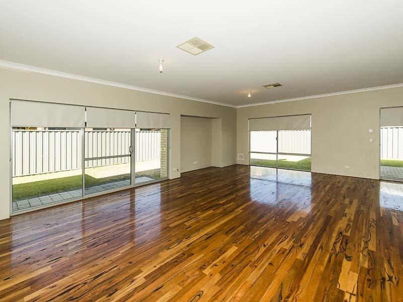 24 Whittaker Turn, Piara Waters WA 6112
