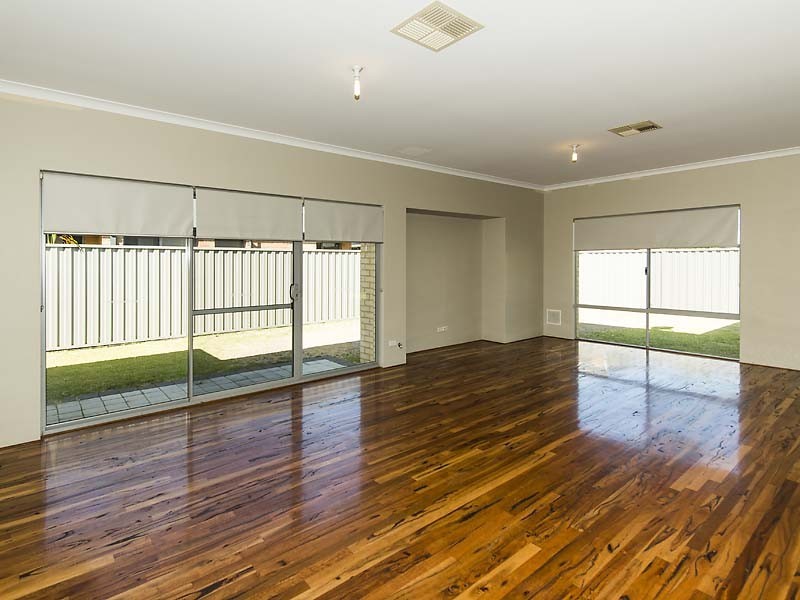 24 Whittaker Turn, Piara Waters WA 6112