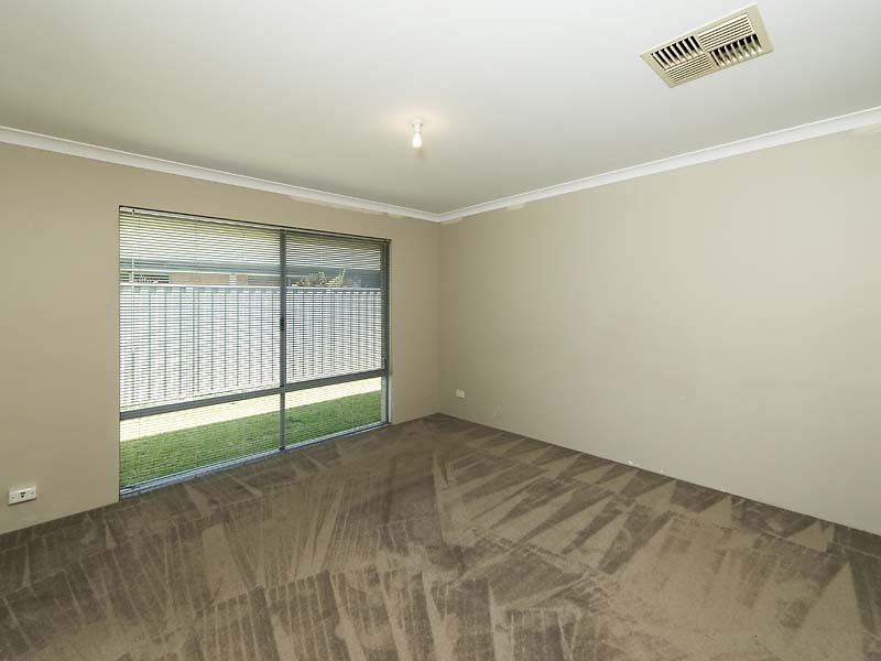 24 Whittaker Turn, Piara Waters WA 6112