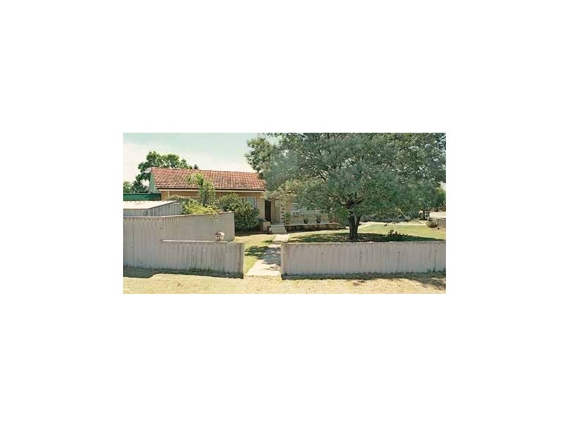 26 Cranwell Street, Thornlie WA 6108