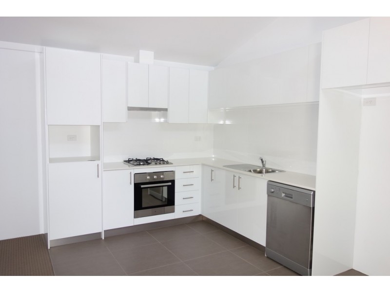 4 Lakey Street, Southern River WA 6110