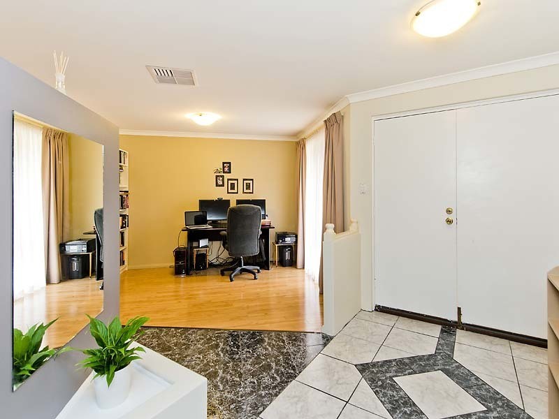 22 Brookside Square, Canning Vale WA 6155