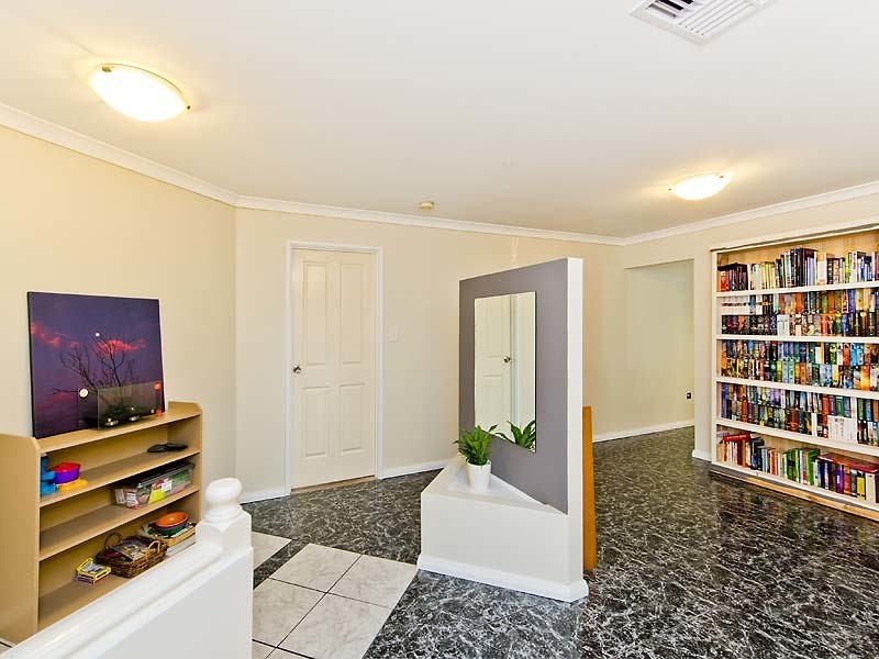 22 Brookside Square, Canning Vale WA 6155