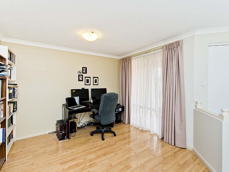 22 Brookside Square, Canning Vale WA 6155