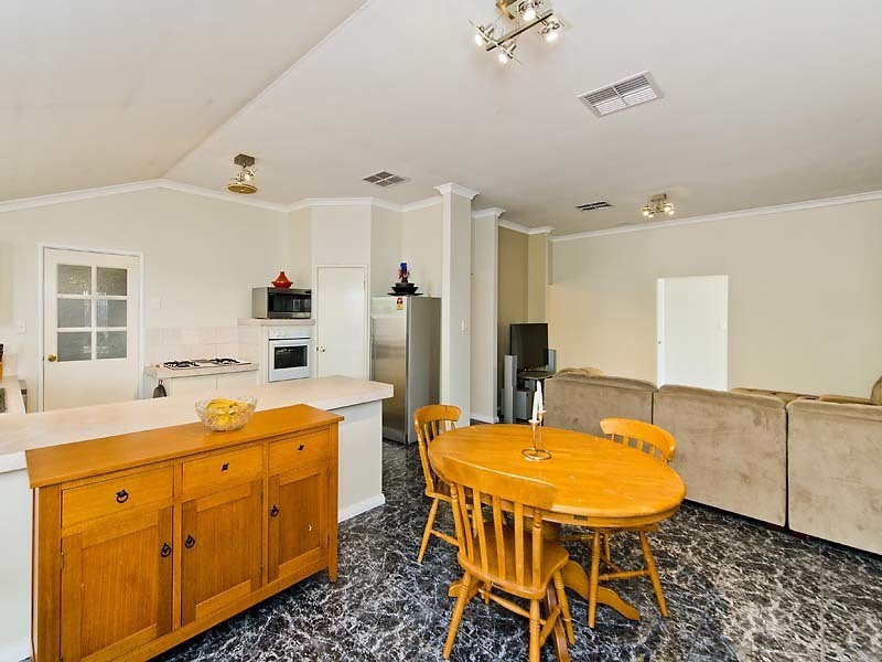22 Brookside Square, Canning Vale WA 6155