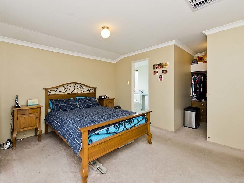 22 Brookside Square, Canning Vale WA 6155