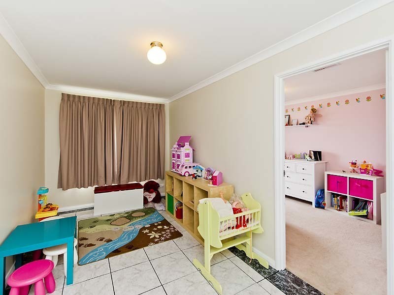 22 Brookside Square, Canning Vale WA 6155
