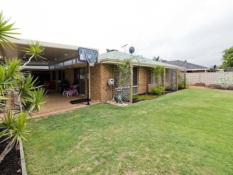 22 Brookside Square, Canning Vale WA 6155