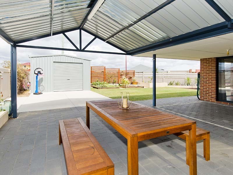 1 Grandis Bend, Southern River WA 6110