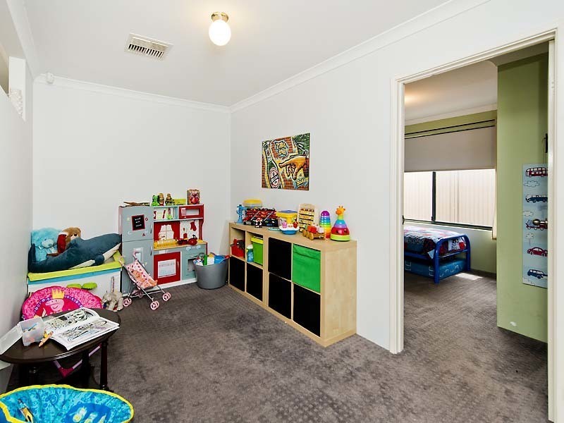 1 Grandis Bend, Southern River WA 6110