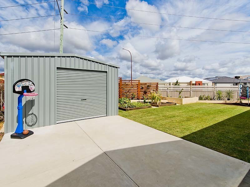 1 Grandis Bend, Southern River WA 6110