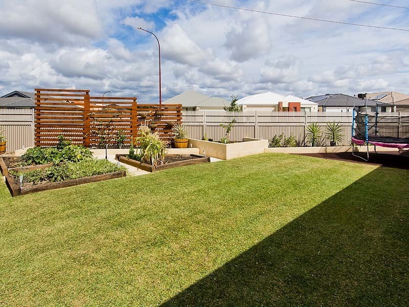 1 Grandis Bend, Southern River WA 6110