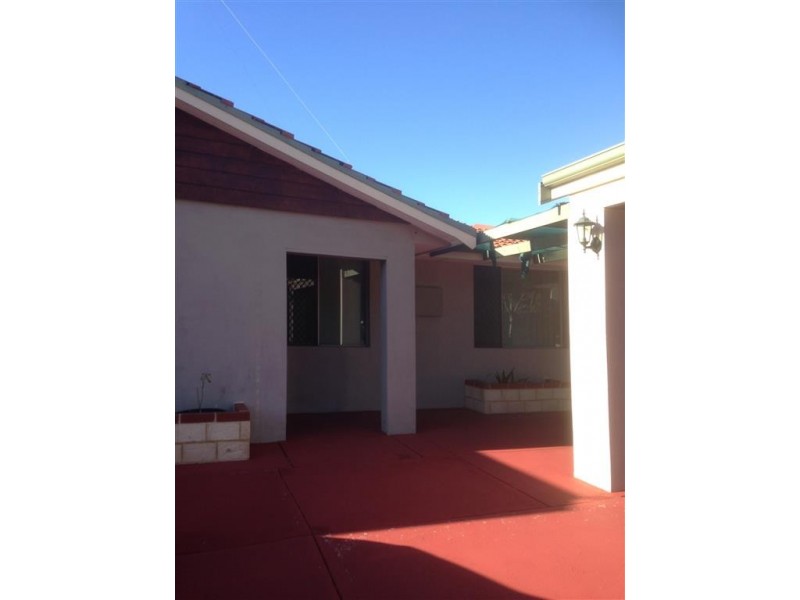 2 BROOKSIDE AVE, Kelmscott WA 6111