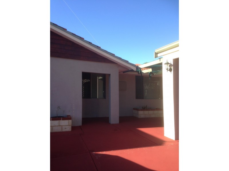 2 BROOKSIDE AVE, Kelmscott WA 6111