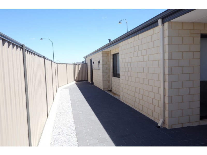48 Villatella Gardens, Piara Waters WA 6112