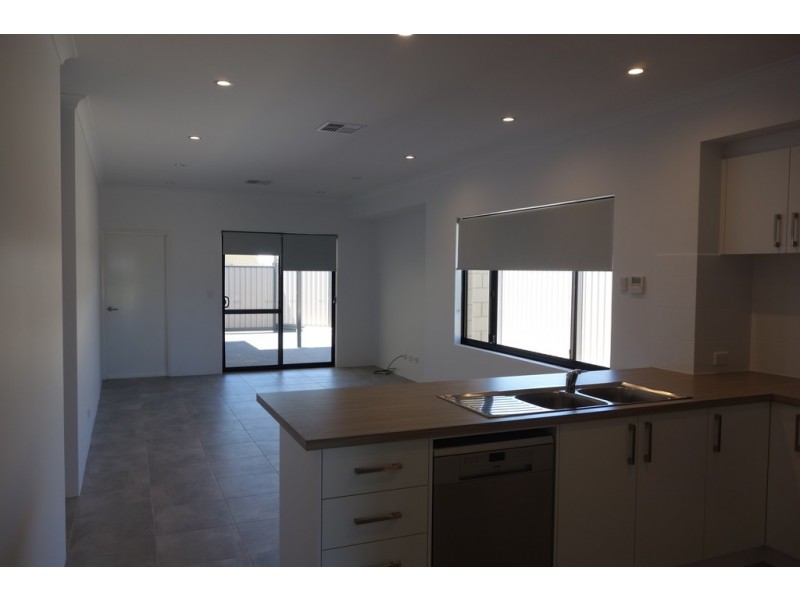 48 Villatella Gardens, Piara Waters WA 6112