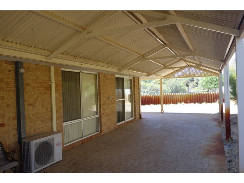 90 Mustang Road, Champion Lakes WA 6111