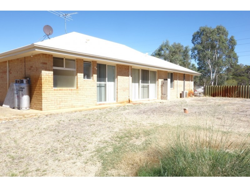 90 Mustang Road, Champion Lakes WA 6111