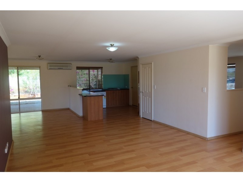 90 Mustang Road, Champion Lakes WA 6111