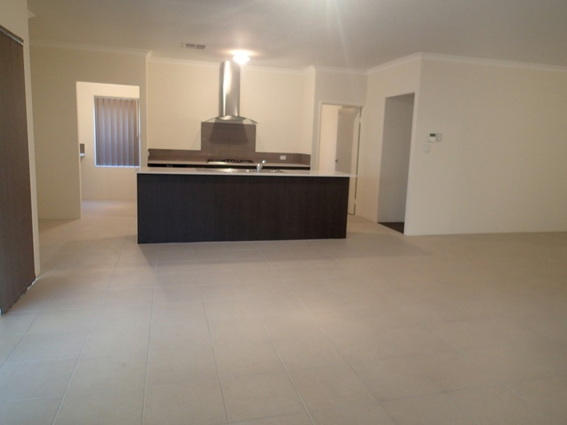 11 Bate Close, Piara Waters WA 6112