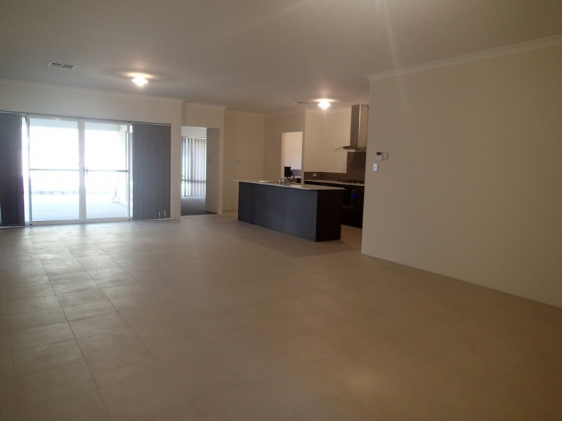 11 Bate Close, Piara Waters WA 6112