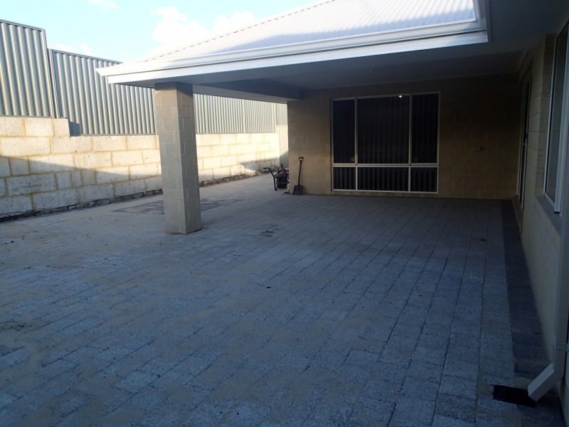 11 Bate Close, Piara Waters WA 6112