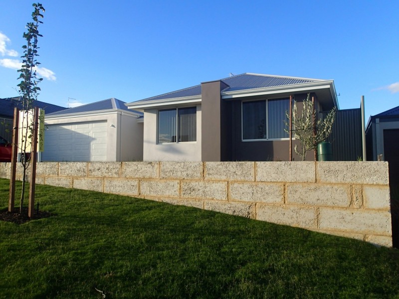 11 Bate Close, Piara Waters WA 6112