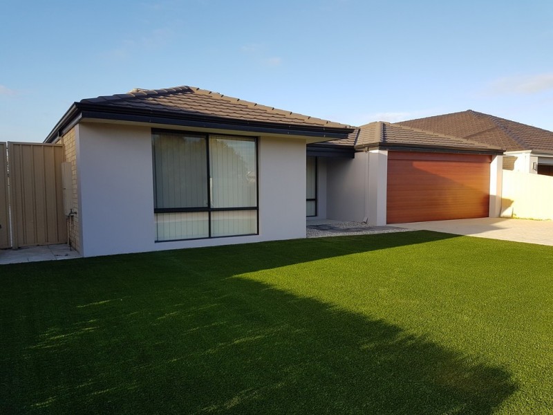 8 Auckland Parade, Canning Vale WA 6155