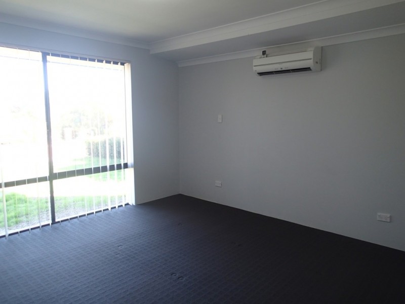 8 Auckland Parade, Canning Vale WA 6155