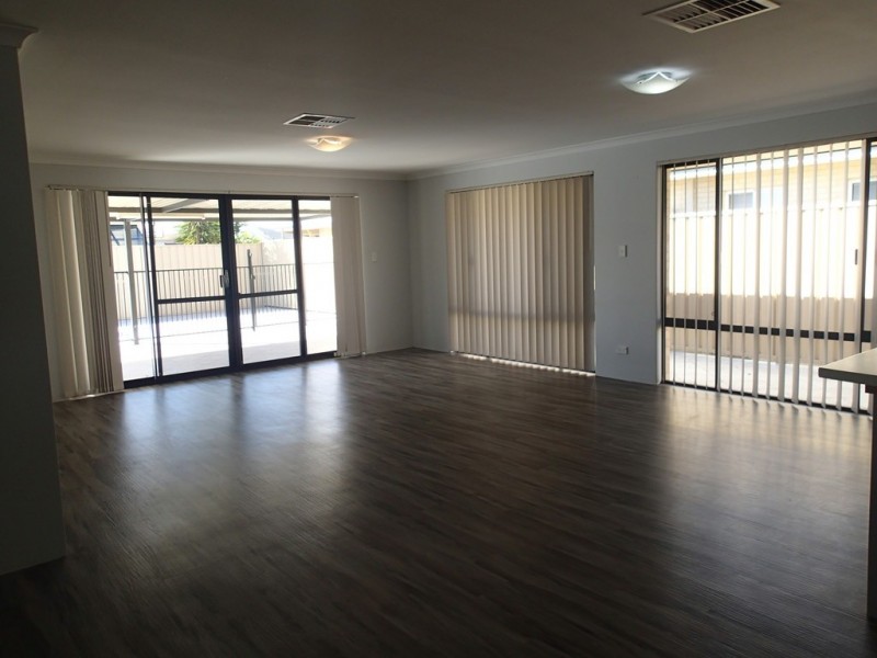 8 Auckland Parade, Canning Vale WA 6155