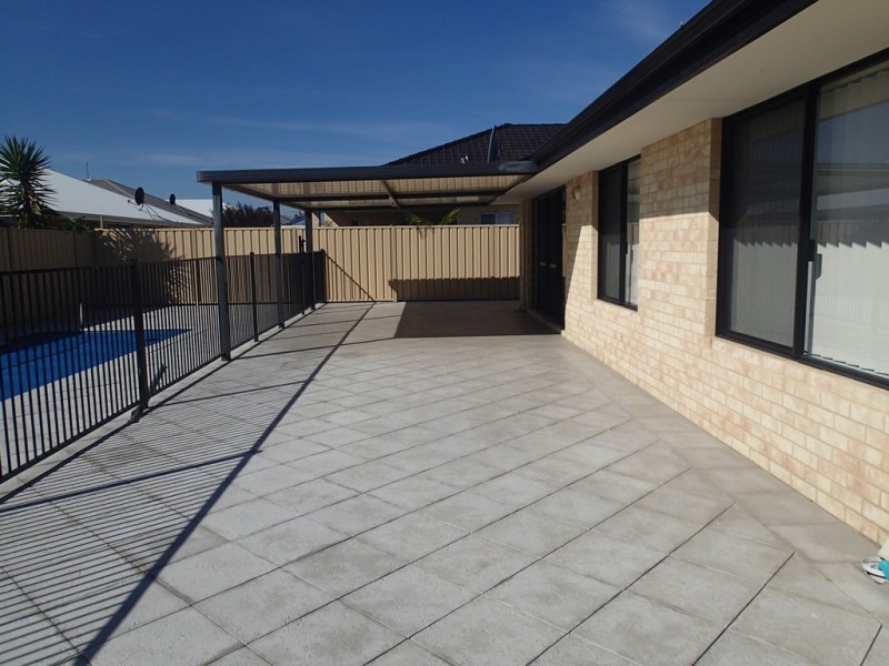 8 Auckland Parade, Canning Vale WA 6155