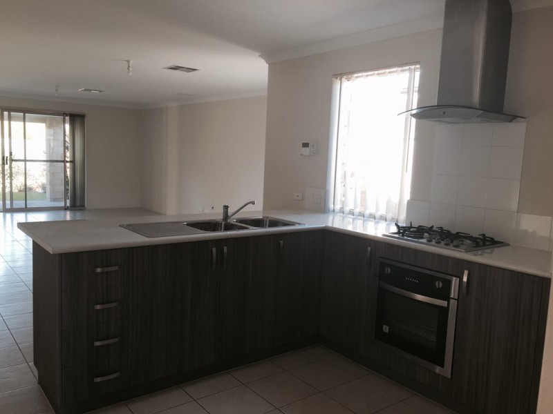 14 Crick Lane, Piara Waters WA 6112