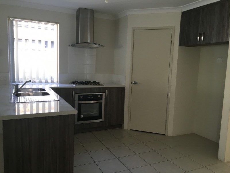 14 Crick Lane, Piara Waters WA 6112