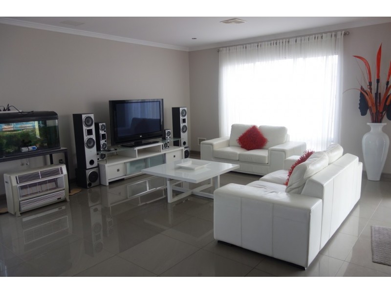 9 Baldessin Avenue, Harrisdale WA 6112