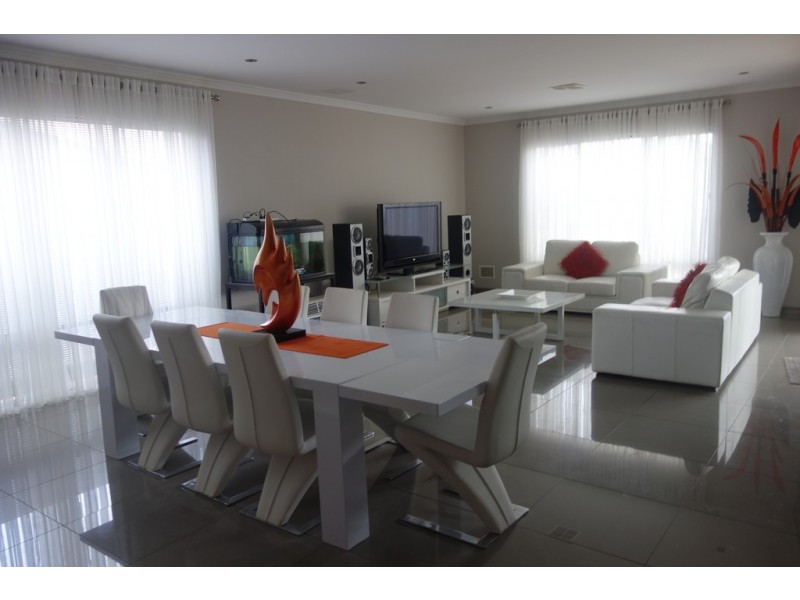 9 Baldessin Avenue, Harrisdale WA 6112