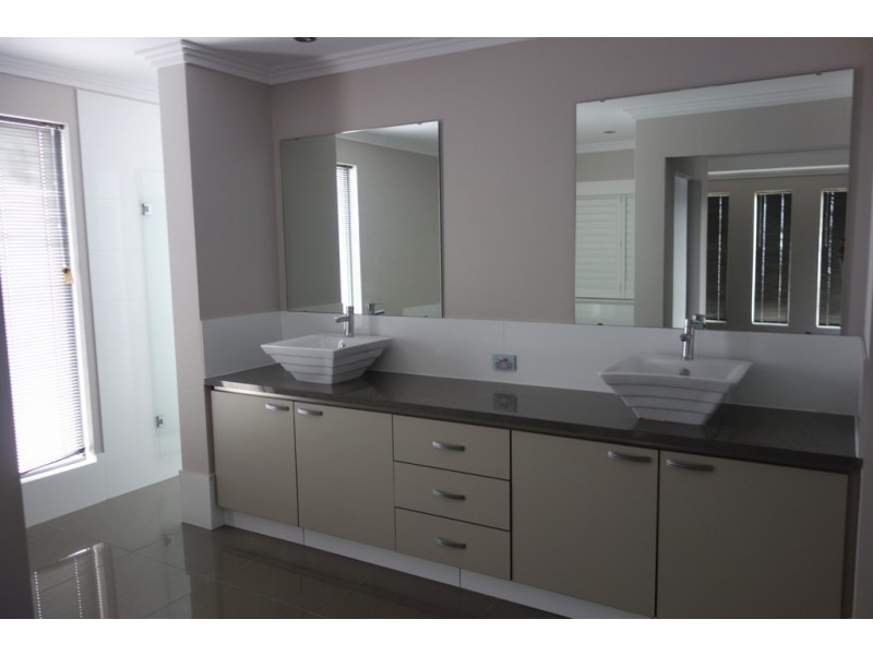 9 Baldessin Avenue, Harrisdale WA 6112